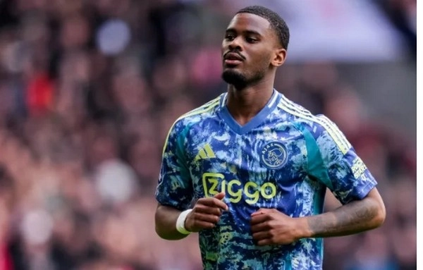 Chelsea Capai Kesepakatan Pribadi dengan Bintang Ajax, Jorrel Hato