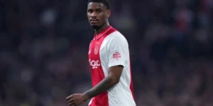 Chelsea Capai Kesepakatan Pribadi dengan Bintang Ajax, Jorrel Hato