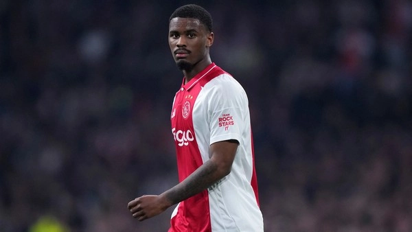 Chelsea Capai Kesepakatan Pribadi dengan Bintang Ajax, Jorrel Hato
