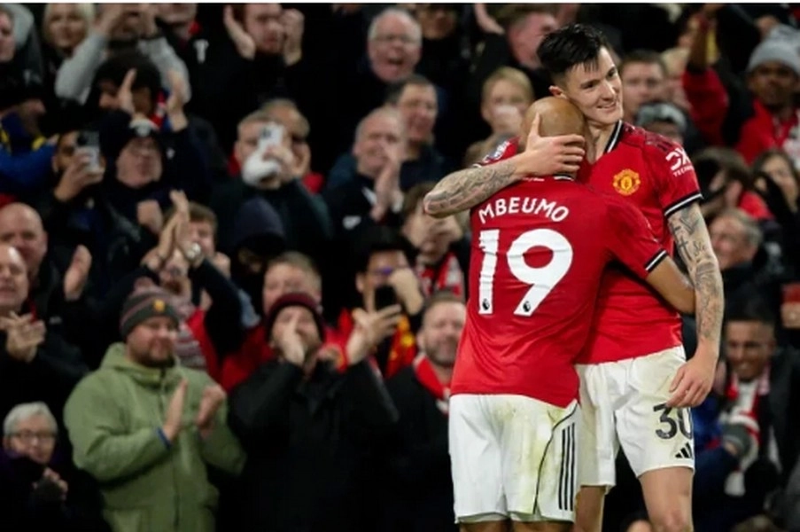 Haruskah Benjamin Sesko Menuntut Lebih dari Rekan Setimnya di Manchester United?