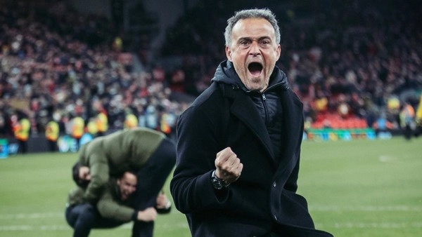 Apakah PSG tepat mempertimbangkan kontrak seumur hidup untuk Luis Enrique?