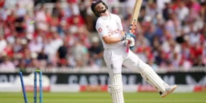 Apa yang Menyebabkan Pemecatan karena Tangan Lembut di Kriket Profesional?